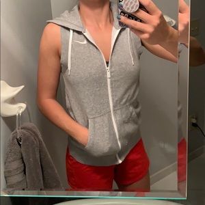 Nike sleeveless zip up !